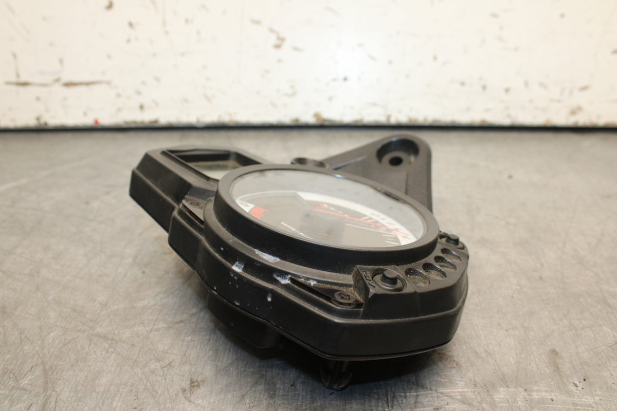 06-07 SUZUKI GSXR 600 SPEEDO TACH GAUGES CLUSTER SPEEDOMETER TACHOMETER BB243