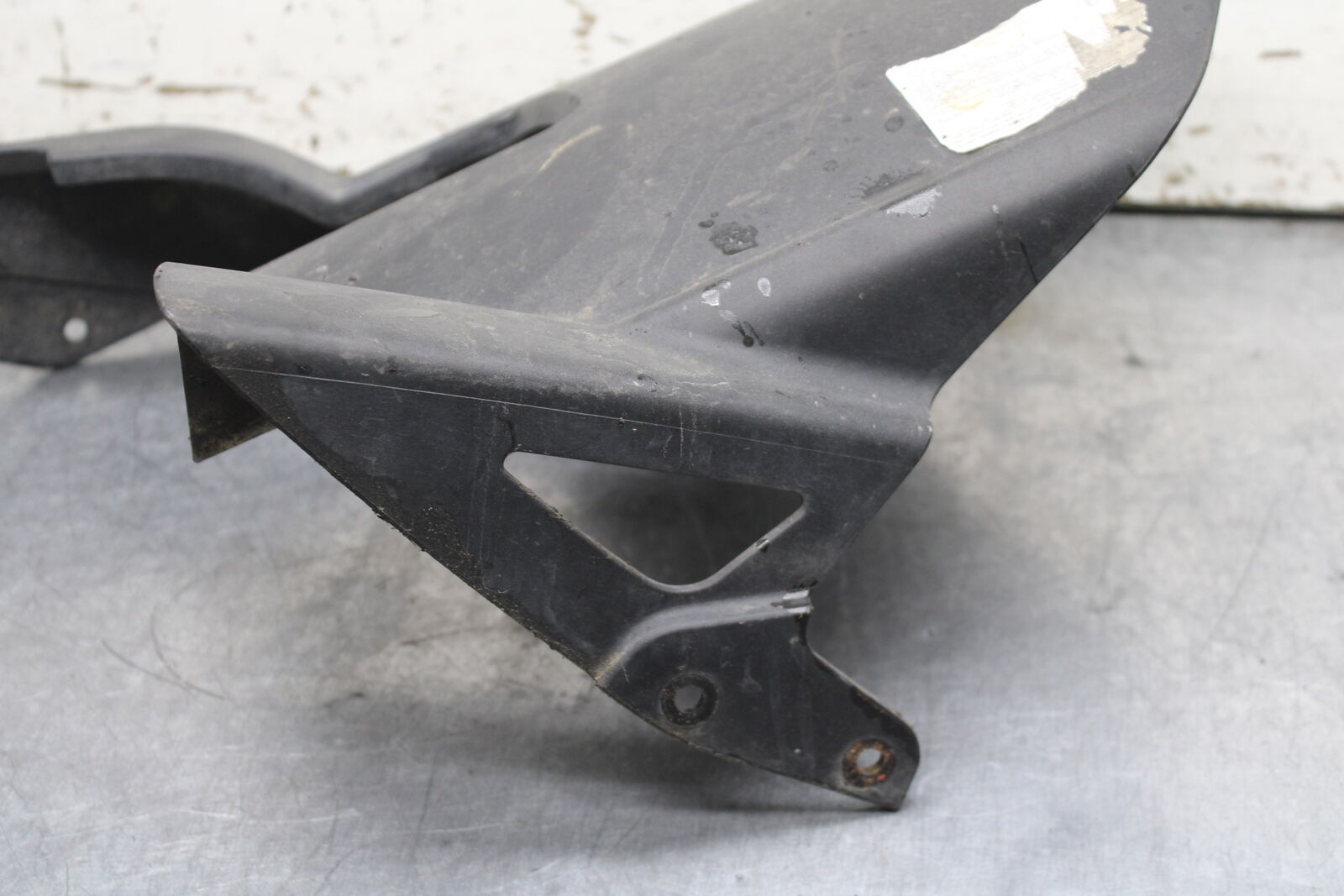 12-13 KAWASAKI Z1000 REAR BACK WHEEL TIRE HUGGER FENDER BB743