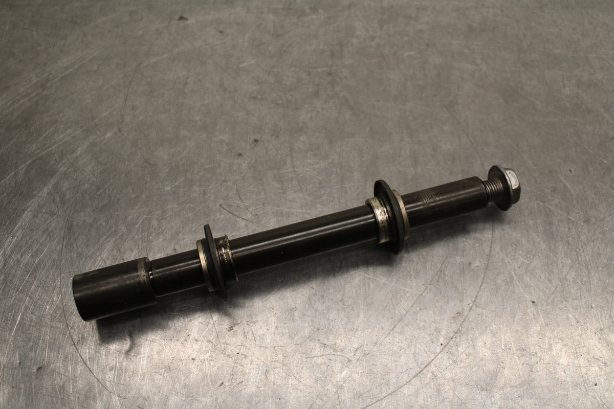 05 YAMAHA YZF R6  FRONT WHEEL RIM AXLE PIVOT BOLT BB132