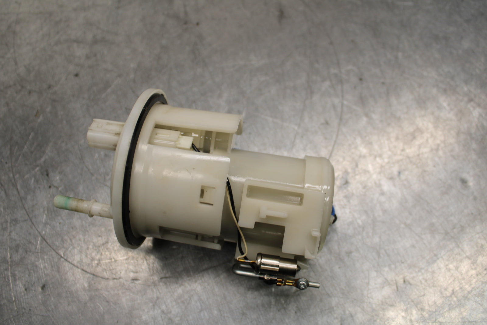 06-07 YAMAHA YZF R6 FUEL PUMP GAS PETROL SENDER UNIT BB742