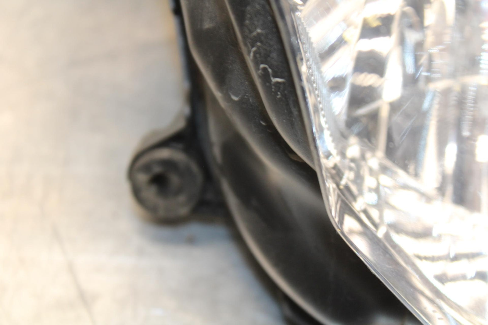 2015 Suzuki GSXR750 FRONT HEADLIGHT HEAD LIGHT LAMP BB595