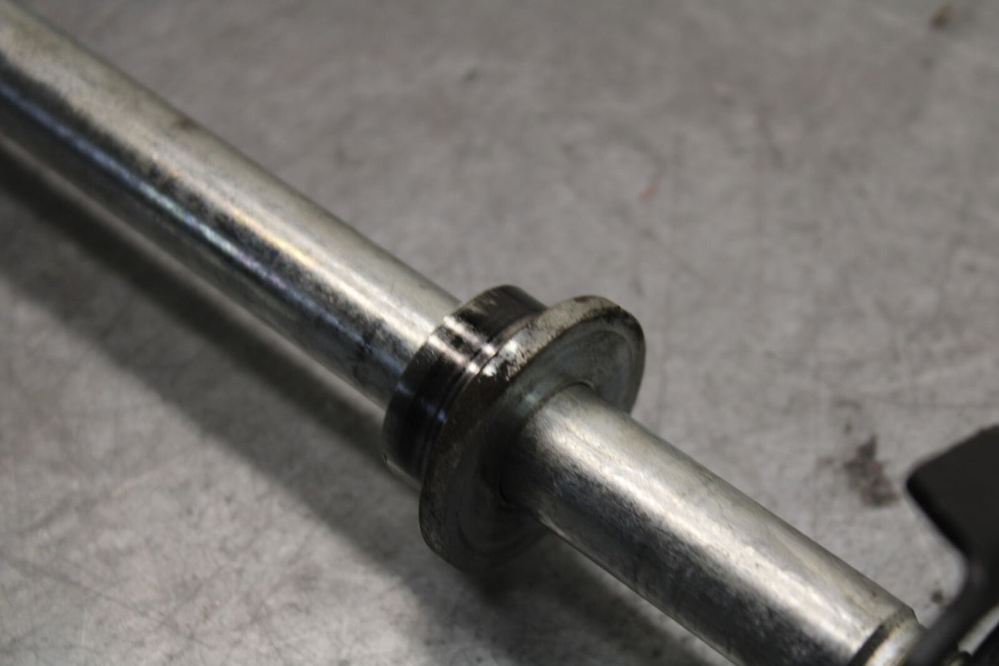 18-23 KAWASAKI NINJA 400 REAR AXLE BACK WHEEL RIM PIVOT BOLT AXEL BB660