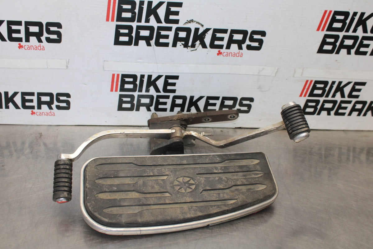 08 YAMAHA V STAR 1100 XVS1100AW CLASSIC LEFT FRONT FOOT REST PEG STEP BB916