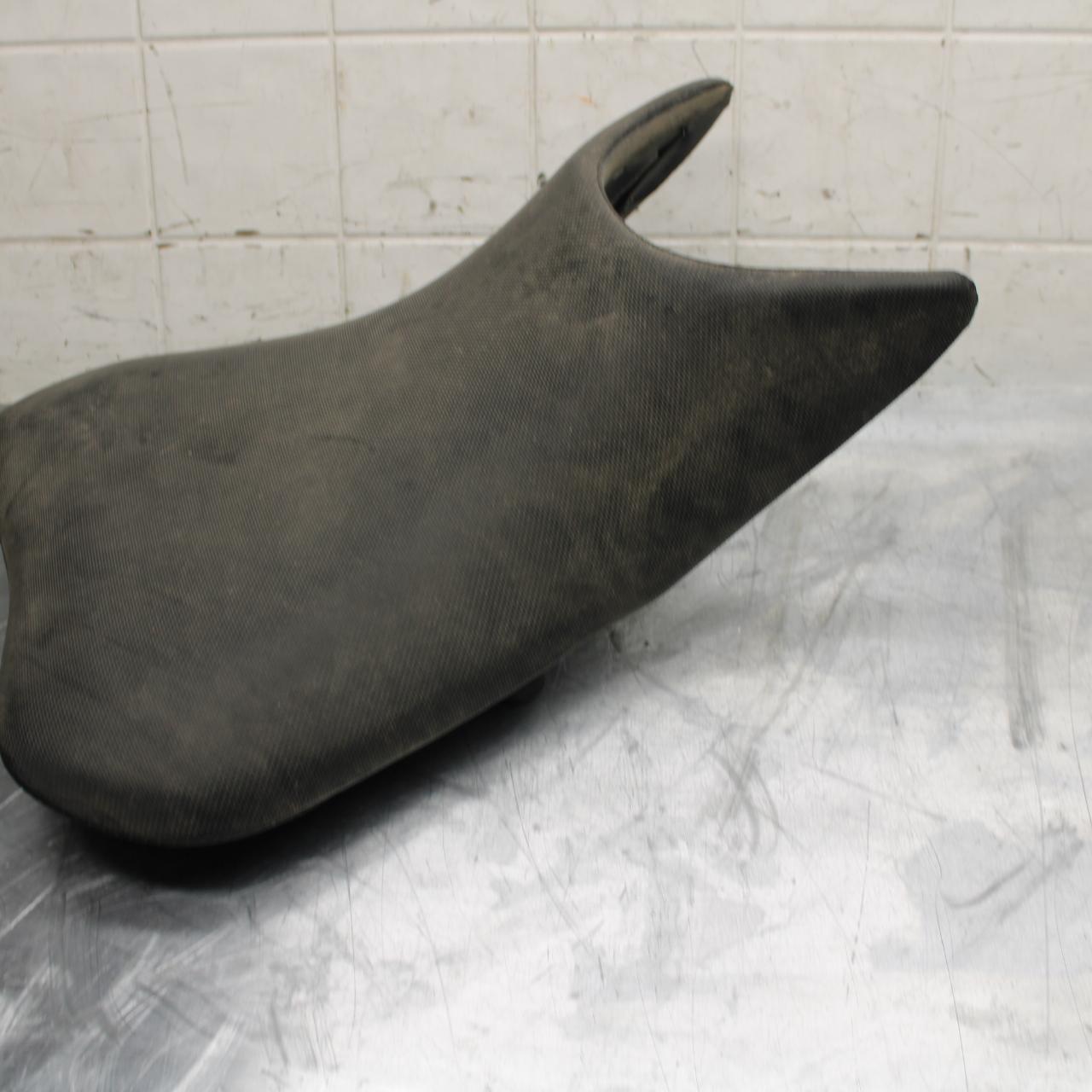 17-23 SUZUKI GSXR 250 GSX250RL8 FRONT DRIVERS SEAT PAD SADDLE BB490