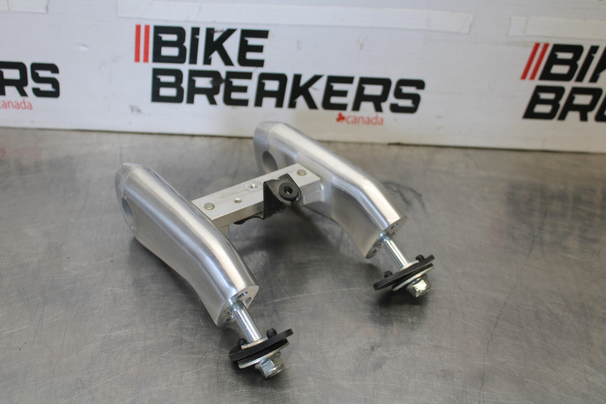 07 SUZUKI BOULEVARD M50 HANDLEBAR RISERS BB897