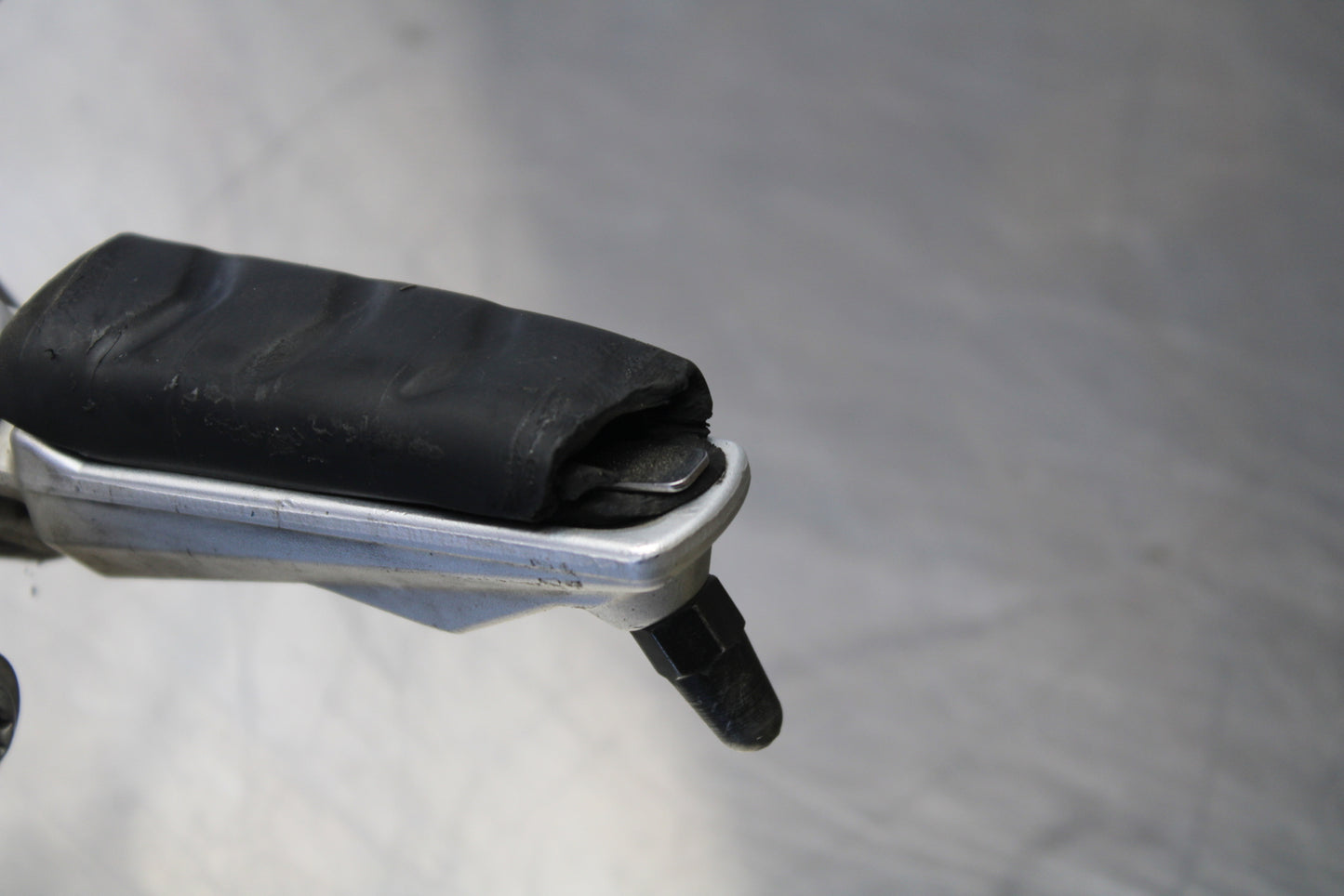 06-12 BMW F800ST LEFT REARSET REAR SET FOOT PEG W SHIFTER BB144