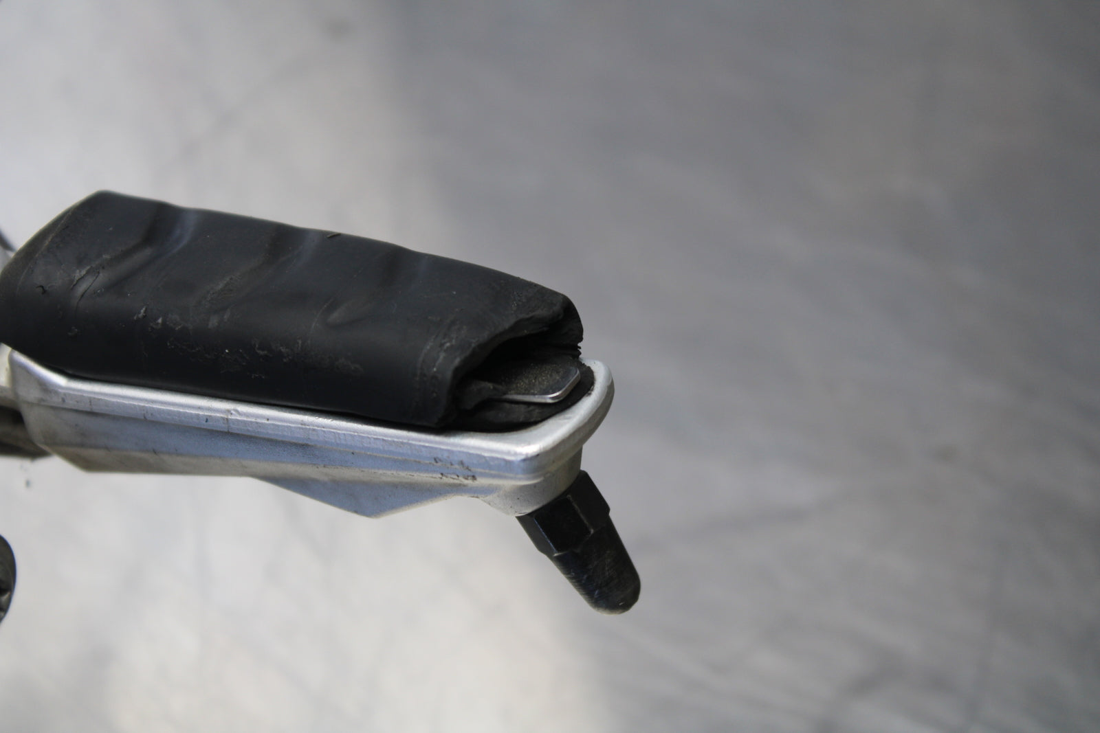 06-12 BMW F800ST LEFT REARSET REAR SET FOOT PEG W SHIFTER BB144