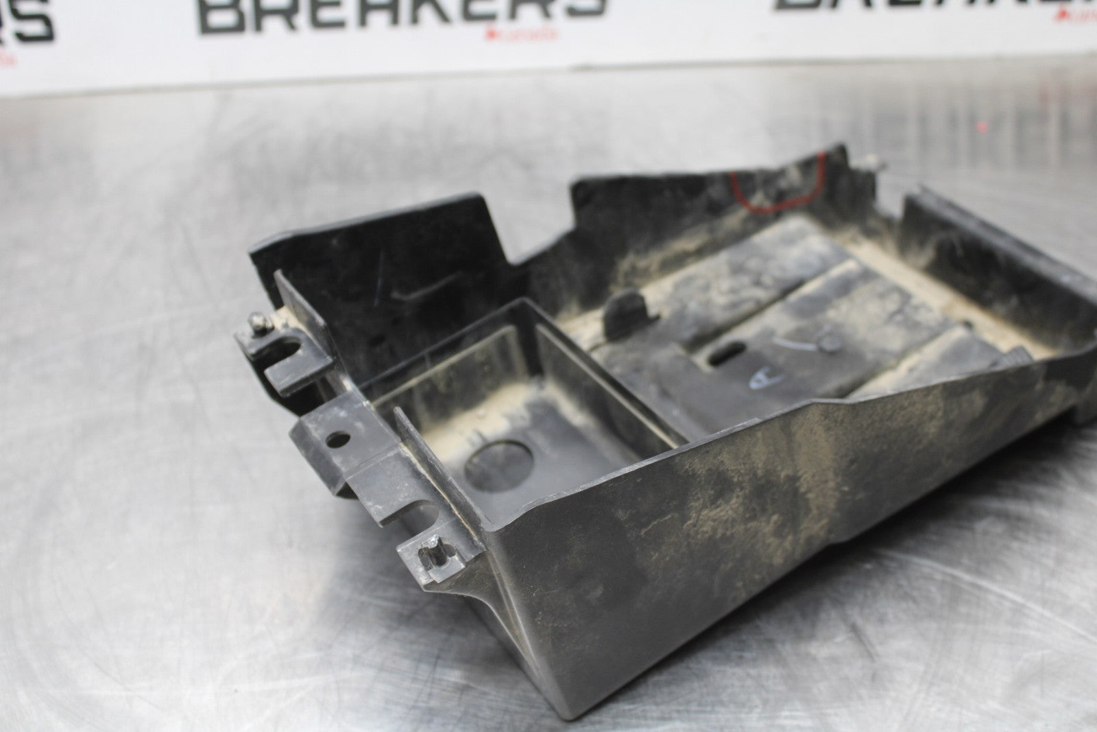 18-23 KAWASAKI NINJA 400 EX400 ABS REAR TAIL BATTERY TRAY PLASTIC BB177