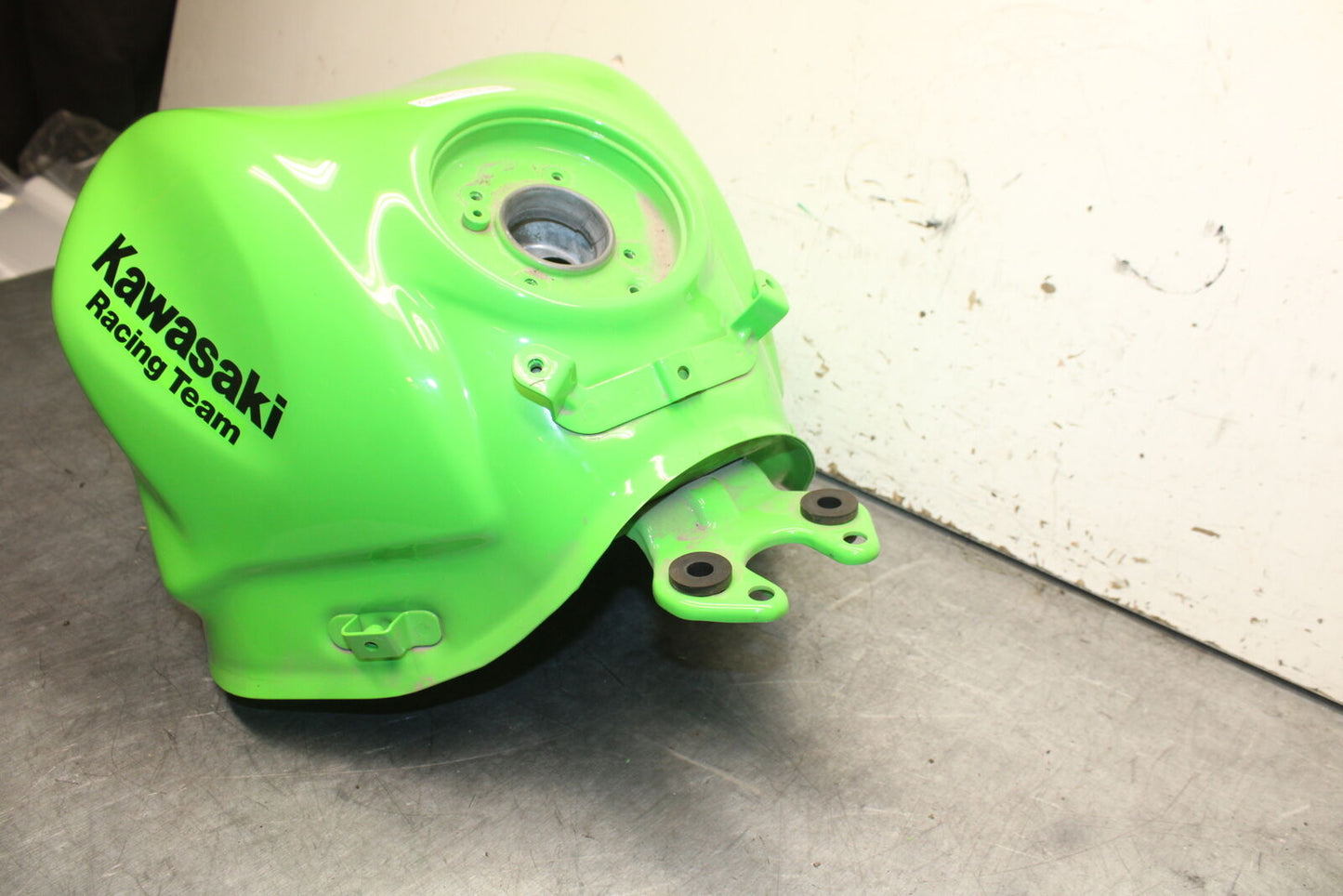 18-24 KAWASAKI NINJA 650 GAS TANK FUEL CELL PETROL RESERVOIR BB725