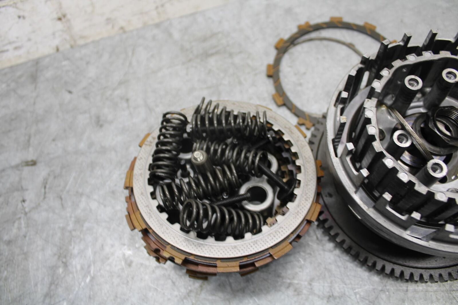 2007 Suzuki GSXR600  CLUTCH W PLATES BASKET HUB 21200-01820 21410-41G10 BB540 