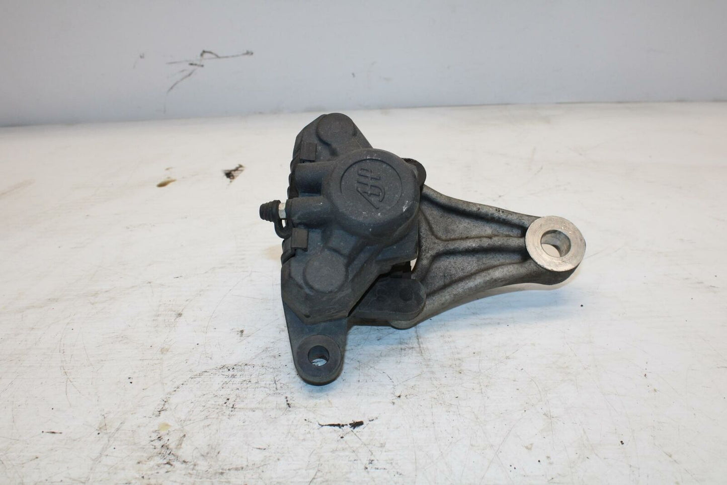 04-09 SUZUKI GS500F REAR BACK BRAKE CALIPER W MOUNT BRACKET BB261