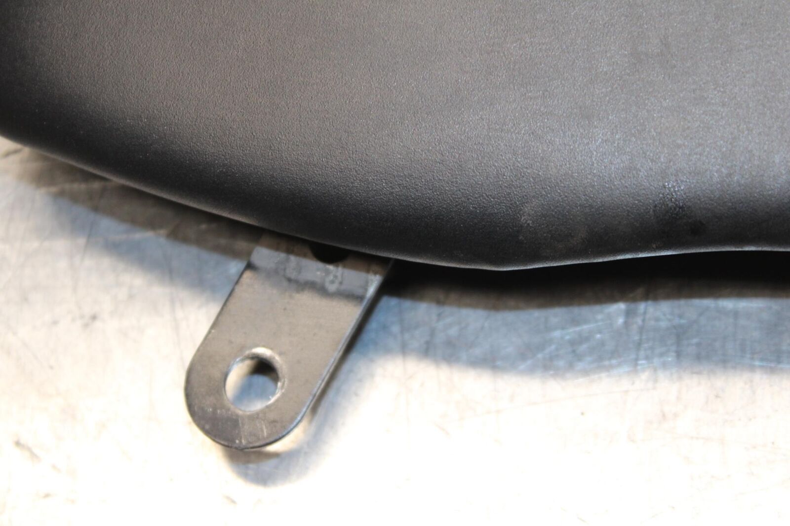 19-21 YAMAHA YZF R3 FRONT DRIVERS SEAT PAD SADDLE PILLION 1WD-F4710-02-00 BB588