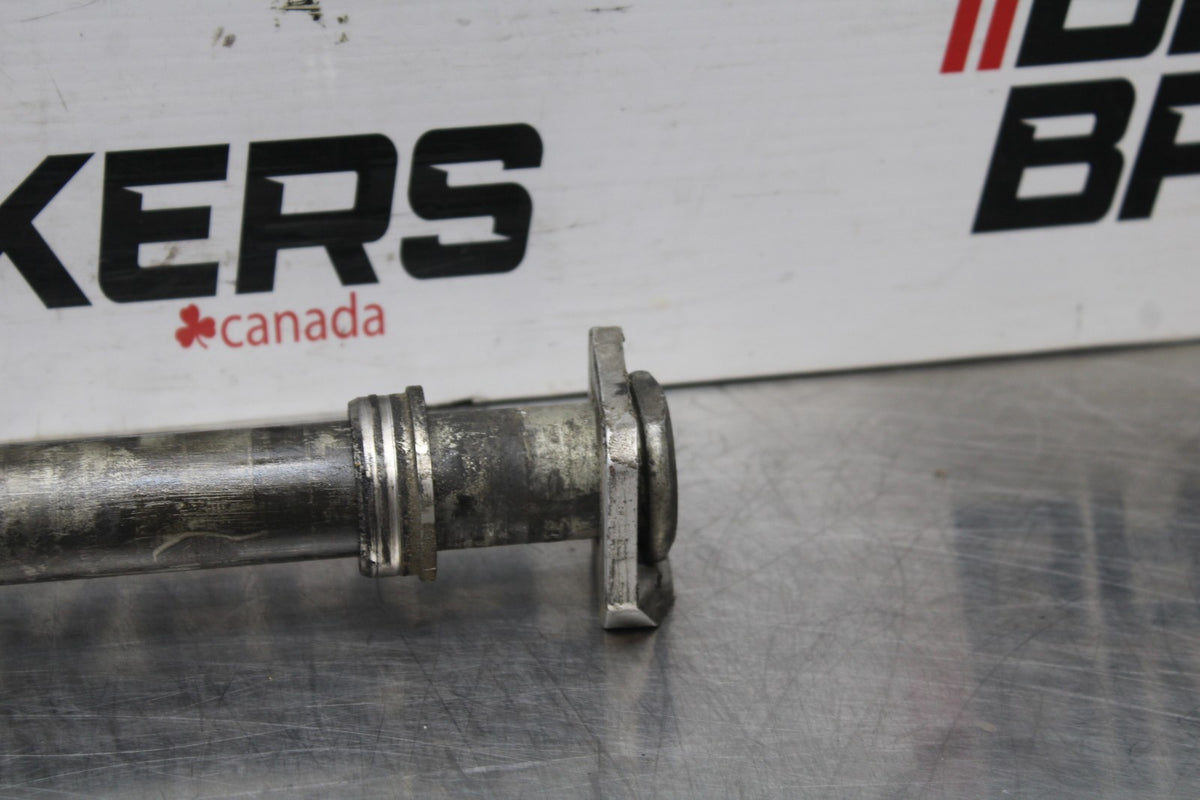 06-07 SUZUKI GSXR600 REAR AXLE BACK WHEEL RIM PIVOT BOLT AXEL BB836