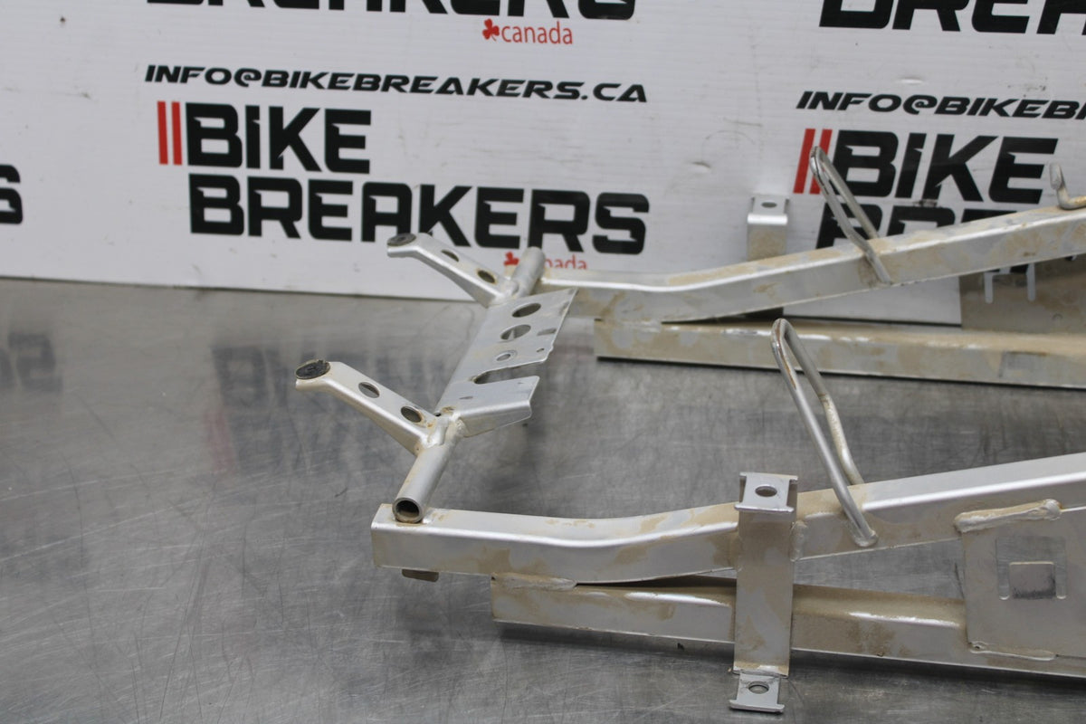 98-05 HONDA SUPER HAWK 1000 VTR1000F REAR SUBFRAME BACK SUB FRAME BB821