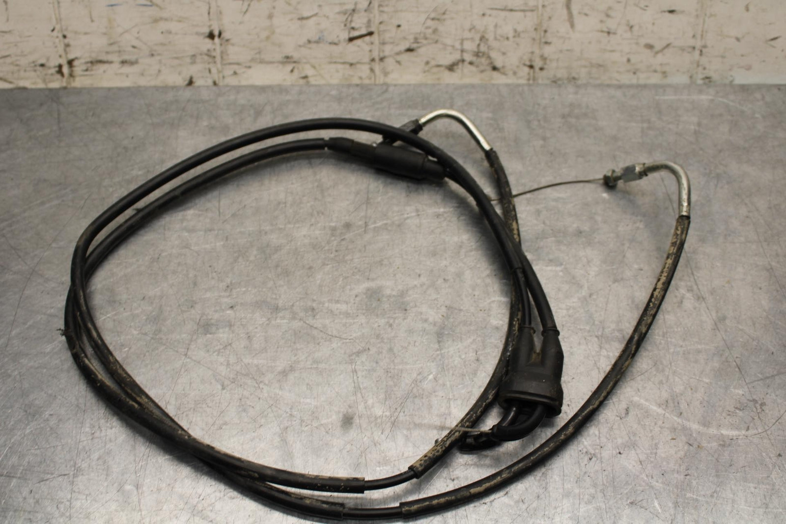2015 Yamaha FZ09 THROTTLE CABLES LINES 1RC-26302-00-00 BB69