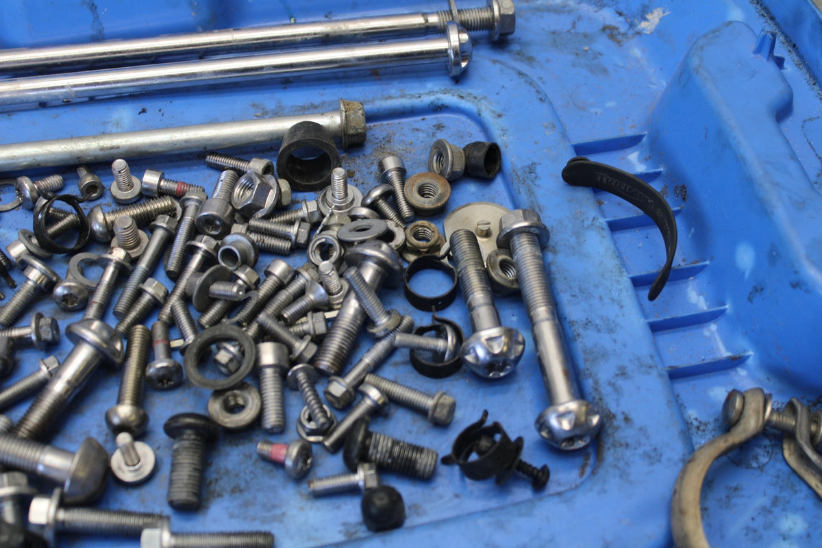 20 TRIUMPH STREET TRIPLE 765 MOUNTING BOLTS HARDWARE SCREWS BB864