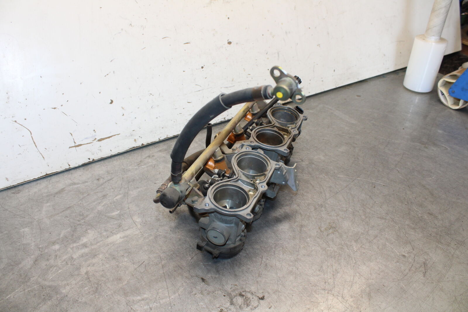 05-06 HONDA CBR600RR MAIN FUEL INJECTORS / THROTTLE BODIES 16401-MEE-A01 BB655