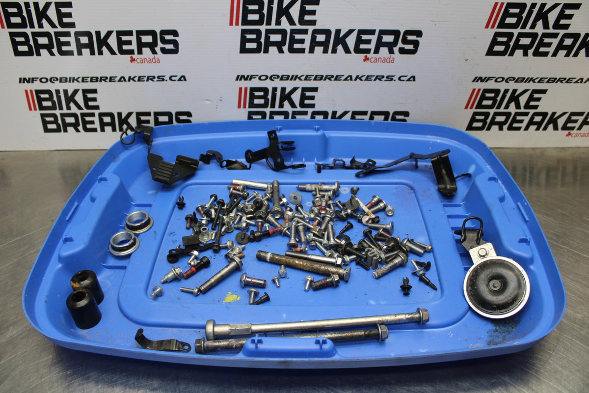 21-23 KAWASAKI NINJA ZX6R MOUNTING BOLTS HARDWARE MOTOR SCREWS BB179