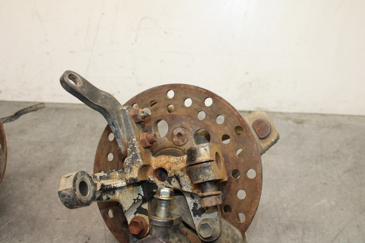 85-86 SUZUKI QUADRACER 250 FRONT WHEEL RIGHT LEFT HUBS HUB SET BB126