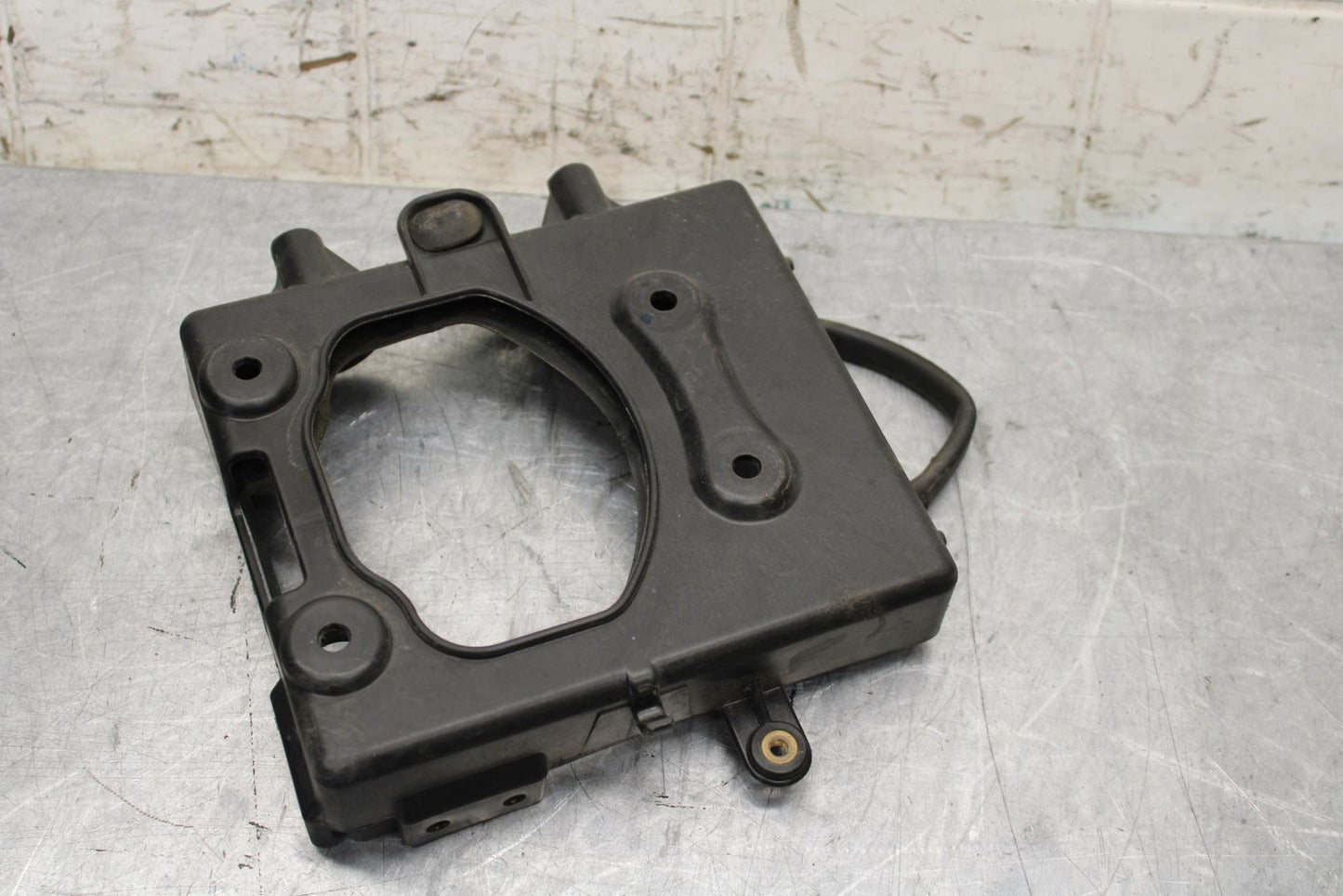 2005 Ducati Monster S2R REAR BACK TAIL UNDERTAIL BATTERY TRAY PLASTIC BB557