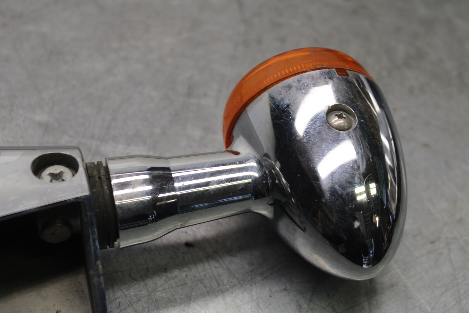 05-09 SUZUKI BOULEVARD C90 REAR BACK TURN SIGNAL BAR MOUNT BRACKET BB692