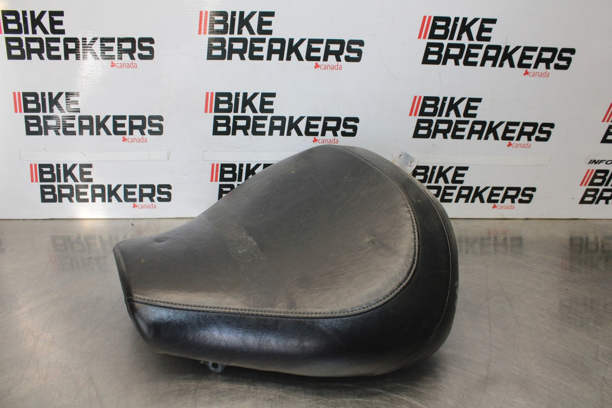 05-09 SUZUKI BOULEVARD C90 FRONT DRIVERS SEAT BB918