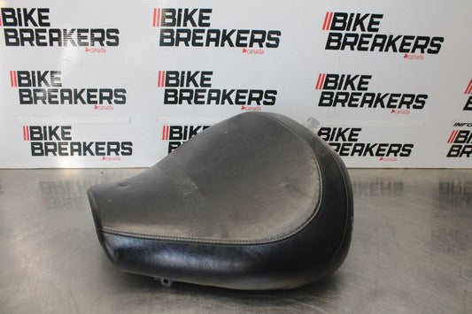 05-09 SUZUKI BOULEVARD C90 FRONT DRIVERS SEAT BB918