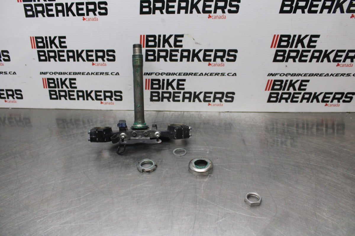18-26 KAWASAKI Z400 FRONT FORKS CLAMP LOWER TRIPLE TREE STEM BB852