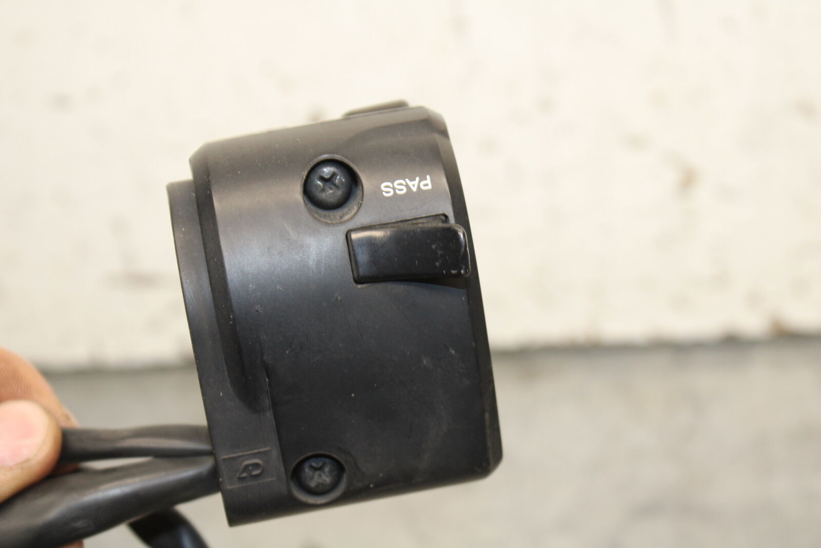 19-22 KAWASAKI Z400 LEFT CLIP ON HANDLE HORN SIGNALS SWITCH SWITCHES BB738