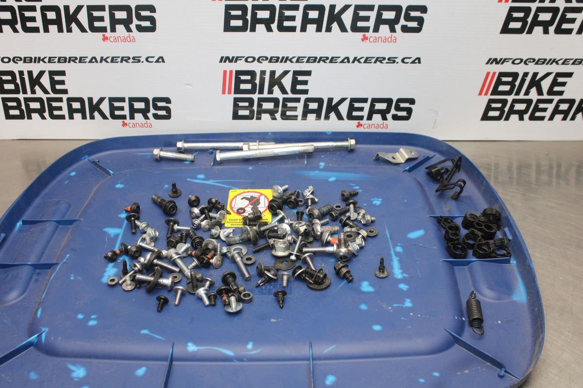 23-24 YAMAHA MT-07 MOUNTING BOLTS HARDWARE MOTOR SCREWS BB194