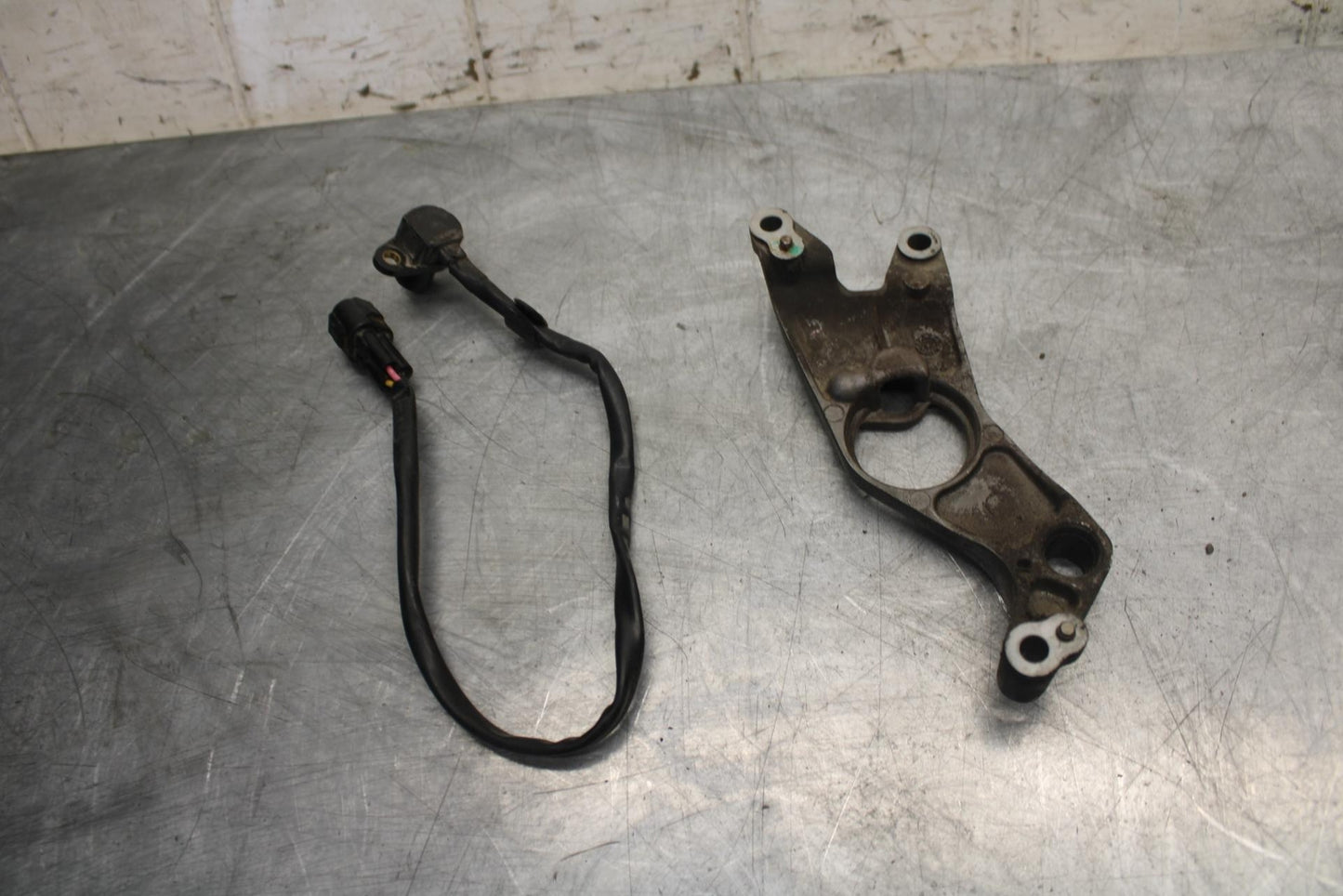 2015 Kawasaki Ninja 300 EX300B ABS SPEED SPEEDOMETER SENSOR 21176-0065 BB518