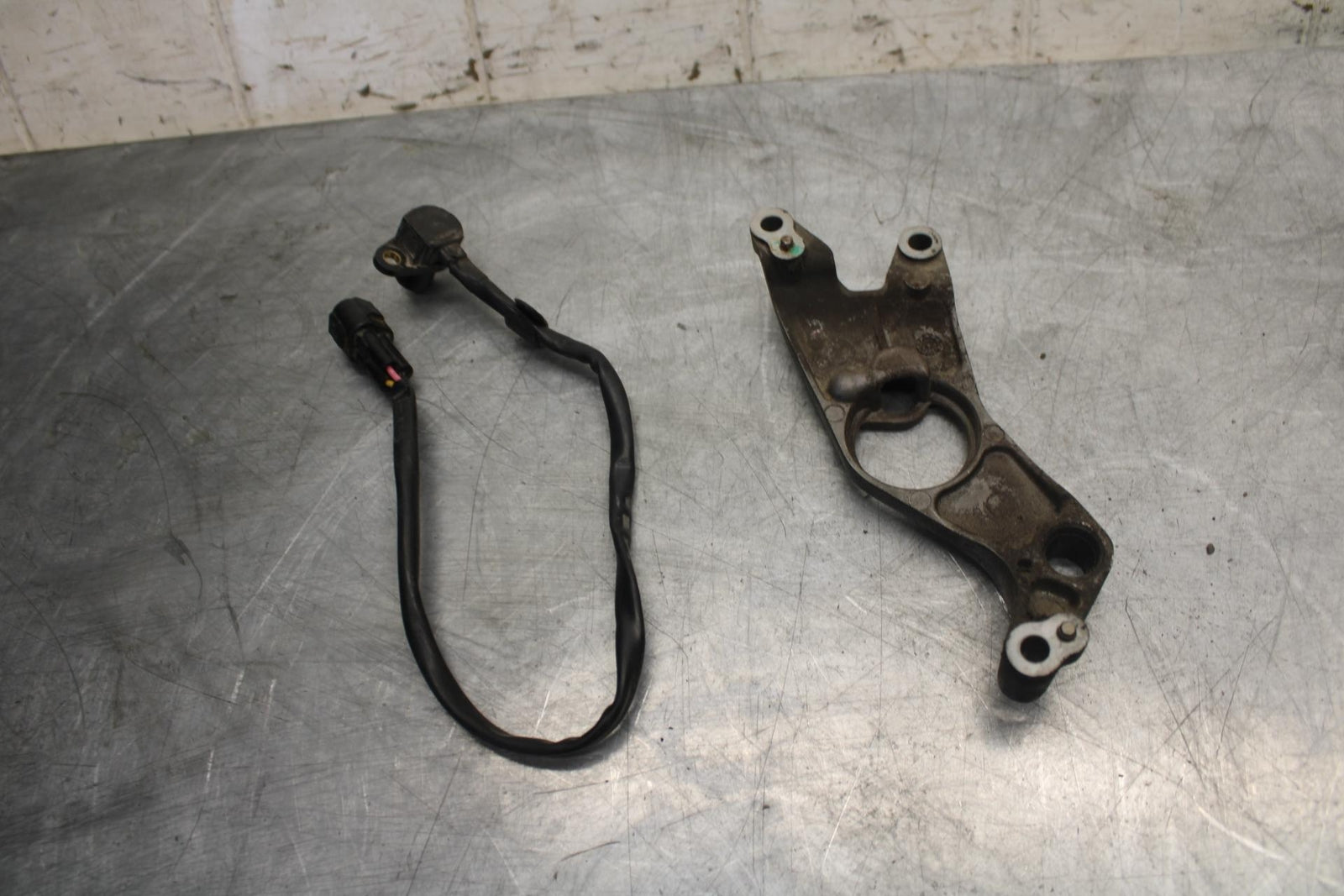 2015 Kawasaki Ninja 300 EX300B ABS SPEED SPEEDOMETER SENSOR 21176-0065 BB518