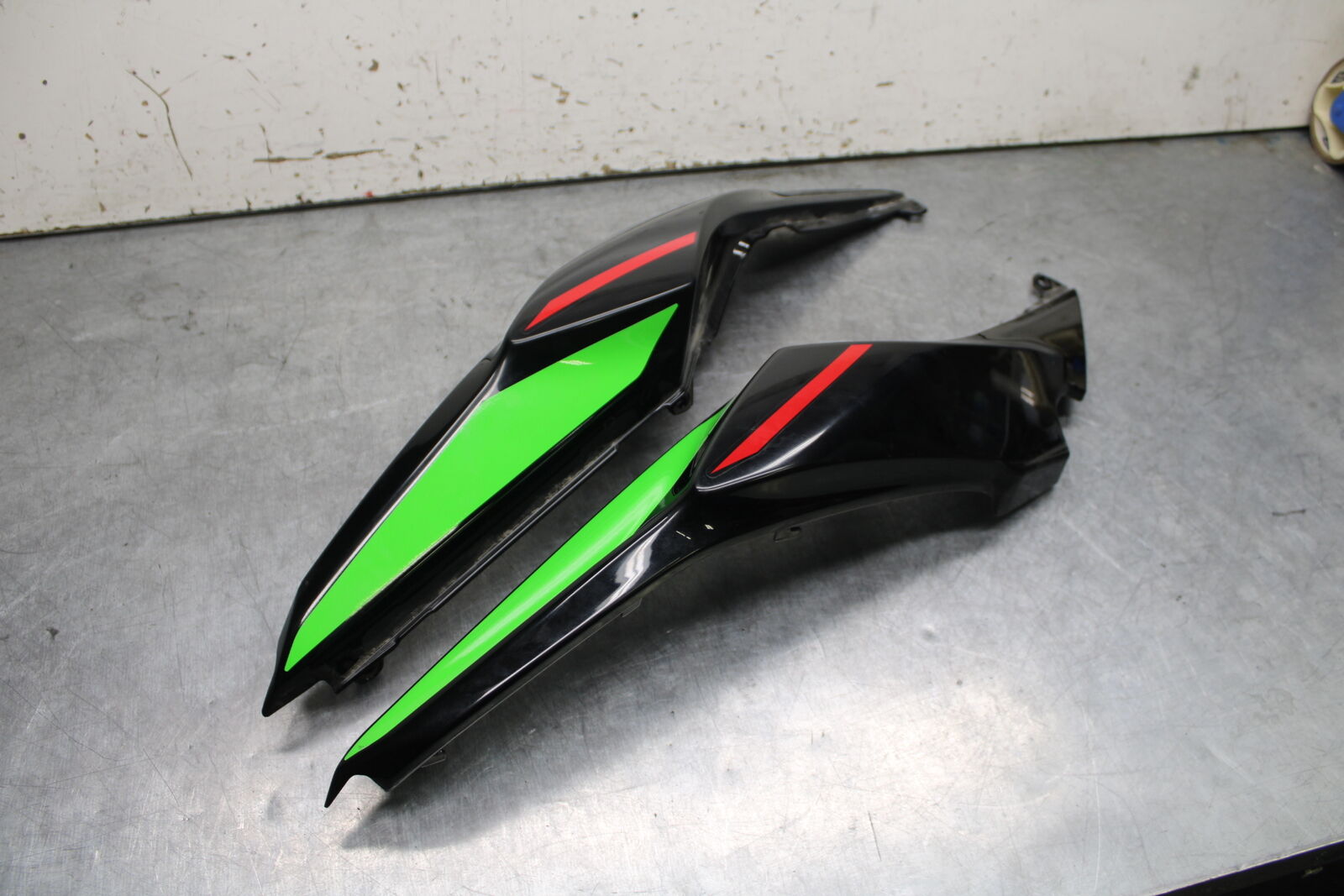 18-24 KAWASAKI NINJA 650 REAR BACK TAIL FAIRING COWL SHROUD SET  BB725