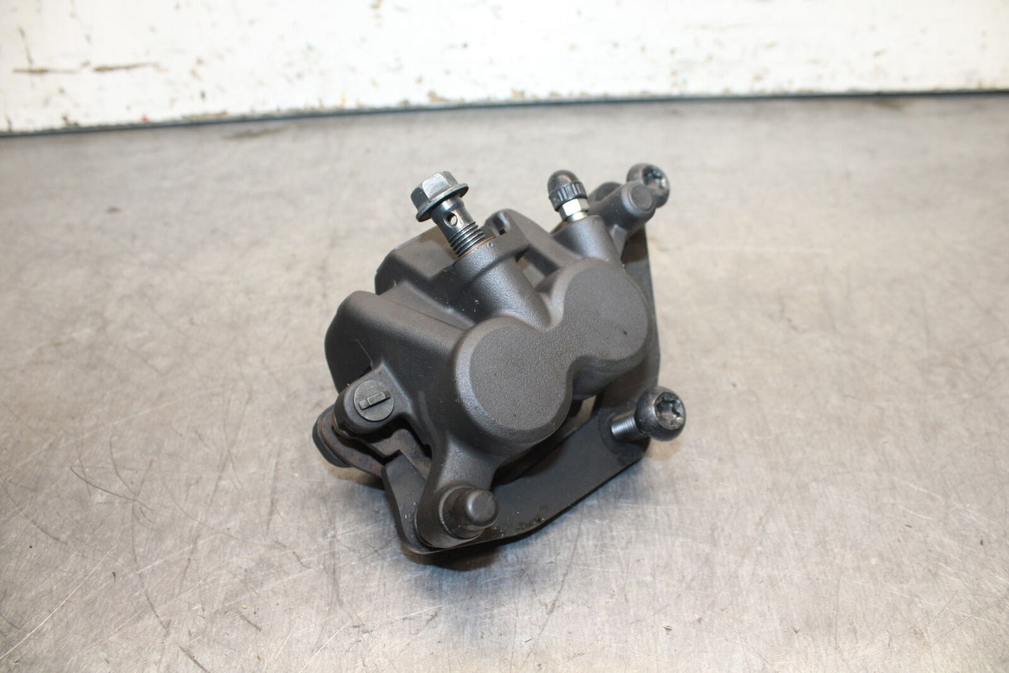 15-17 YAMAHA YZF R3 RIGHT FRONT BRAKE CALIPER BB111