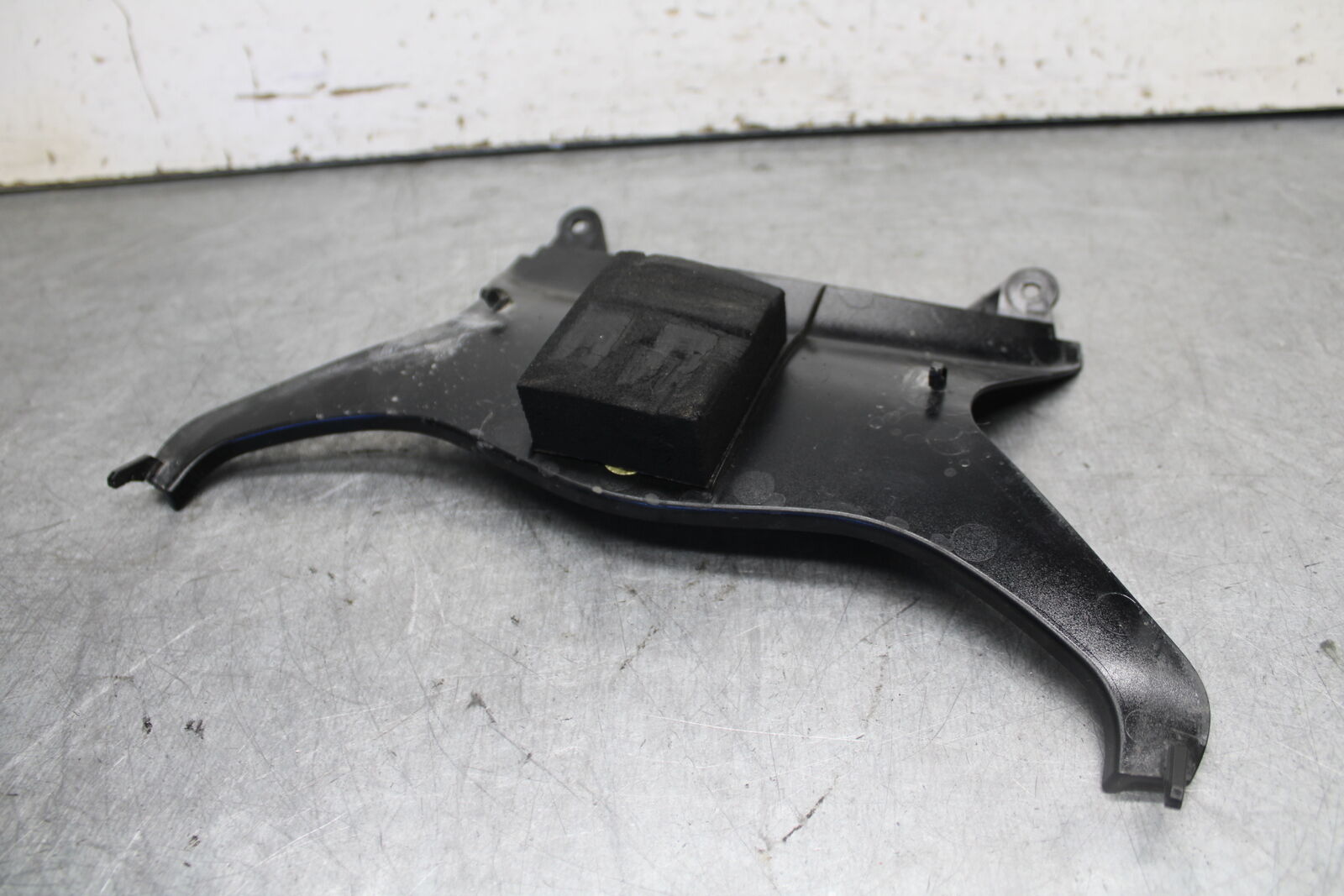 09-12 KAWASAKI NINJA ZX6R CENTER REAR BACK TAIL FAIRING COWL BB698