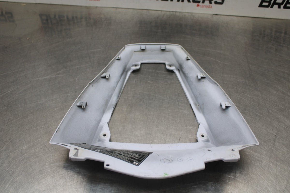 11-15 KAWASAKI NINJA ZX10R CENTER REAR BACK TAIL FAIRING COWL BB840