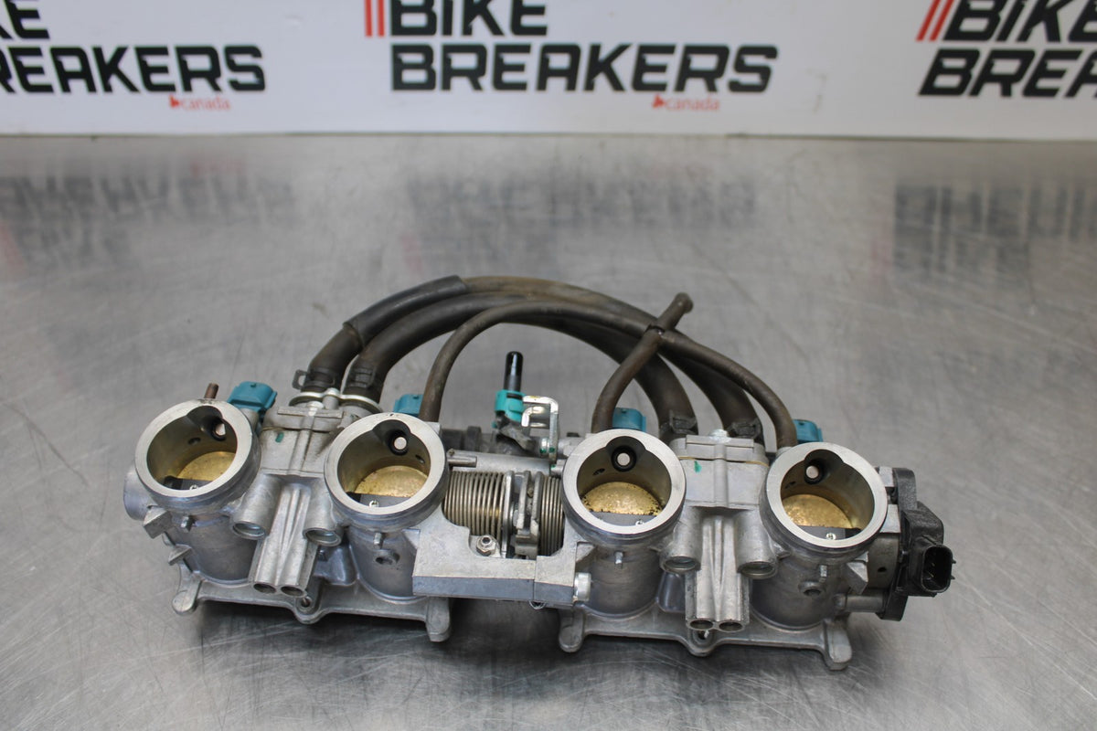 12 HONDA CB1000R MAIN FUEL INJECTORS / THROTTLE BODIES BB200
