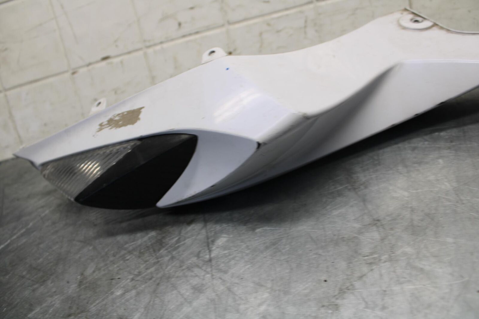 13 SUZUKI GSXR750 RIGHT REAR BACK TAIL FAIRING COWL SHROUD BB474