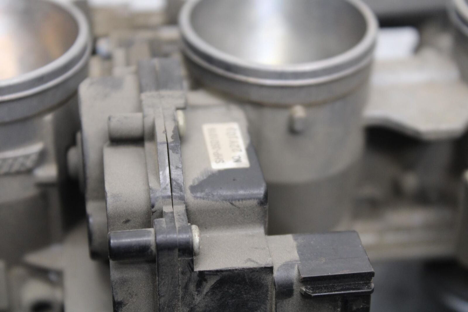 2011 Kawasaki Ninja ZX6R ZX600R MAIN FUEL INJECTORS / THROTTLE BODIES BB587