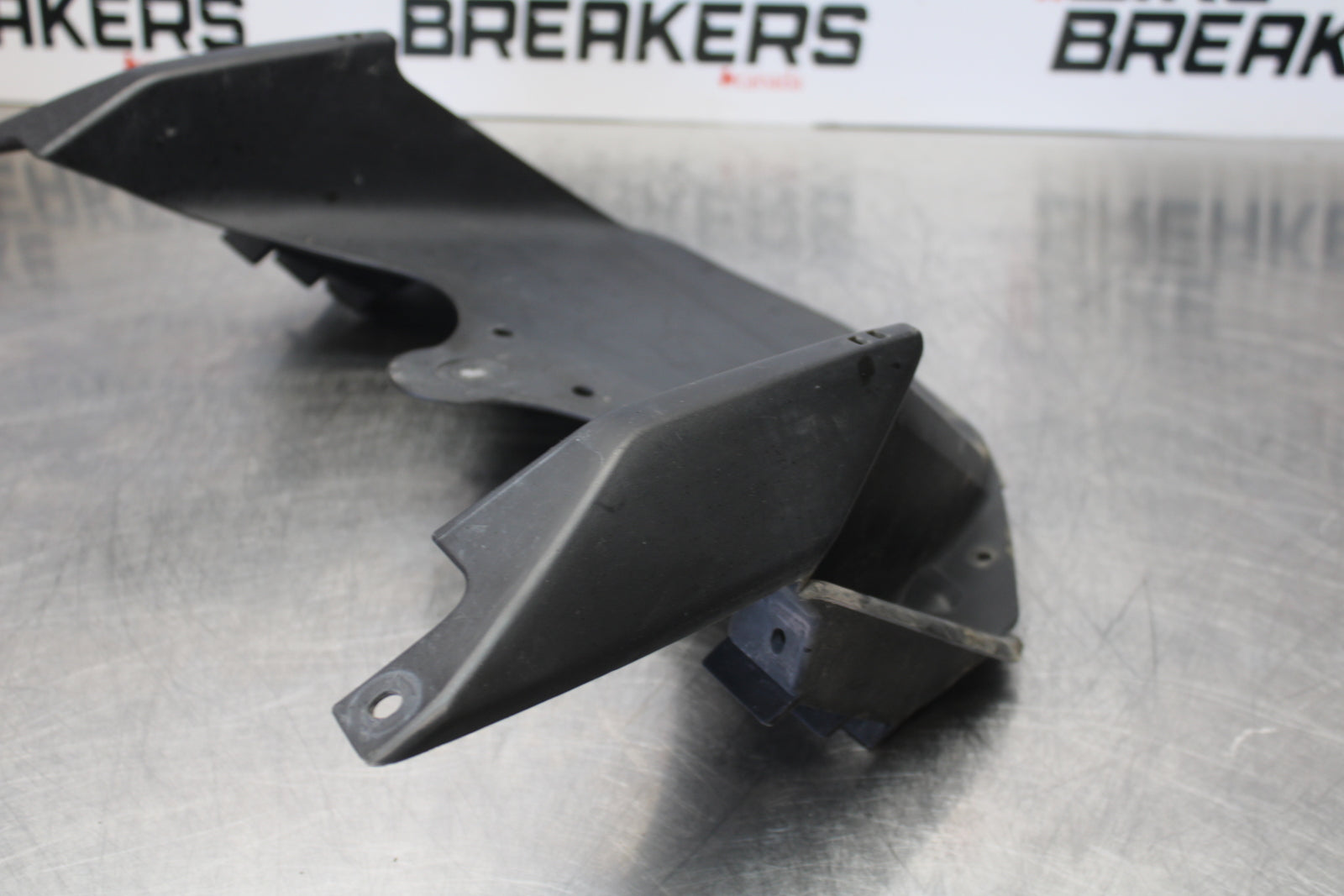 03 SUZUKI SV650S LOWER FRONT UPPER INNER HEADLIGHT COWL FAIRING  BB167
