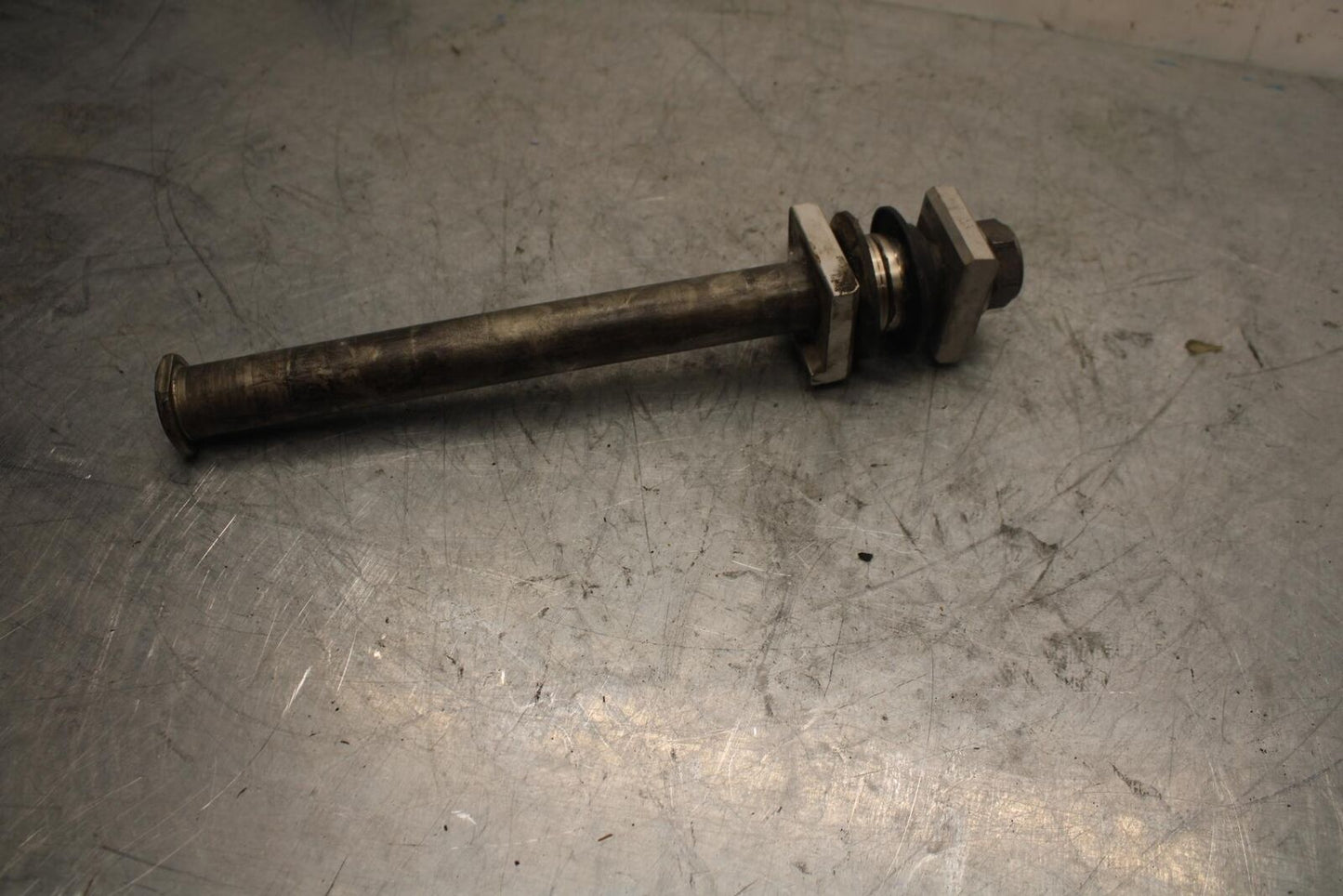 07-08 YAMAHA YZF R1 REAR AXLE BACK WHEEL RIM PIVOT BOLT AXEL BB425