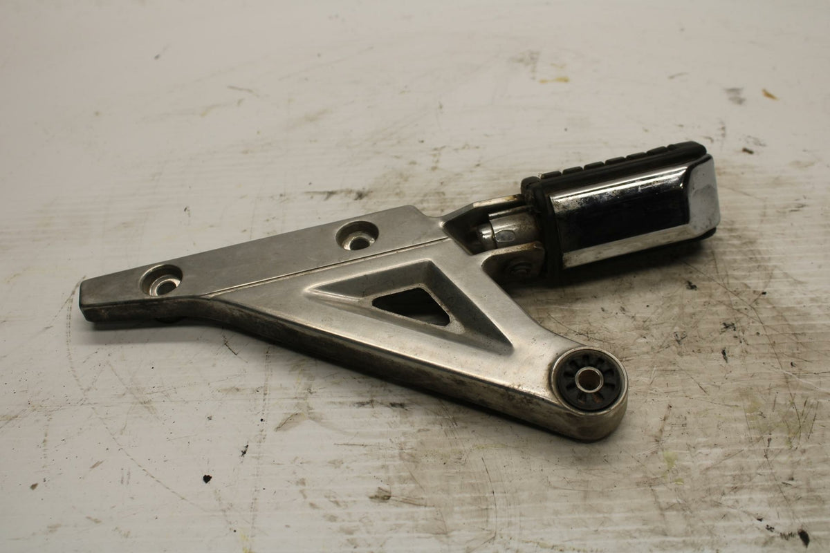 84-85 HONDA V30 MAGNA LEFT REAR PASSENGER FOOT STEP PEG BB251