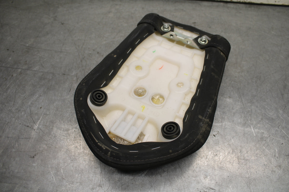 17-24 YAMAHA BOLT XVS950 REAR BACK PASSENGER SEAT BB729