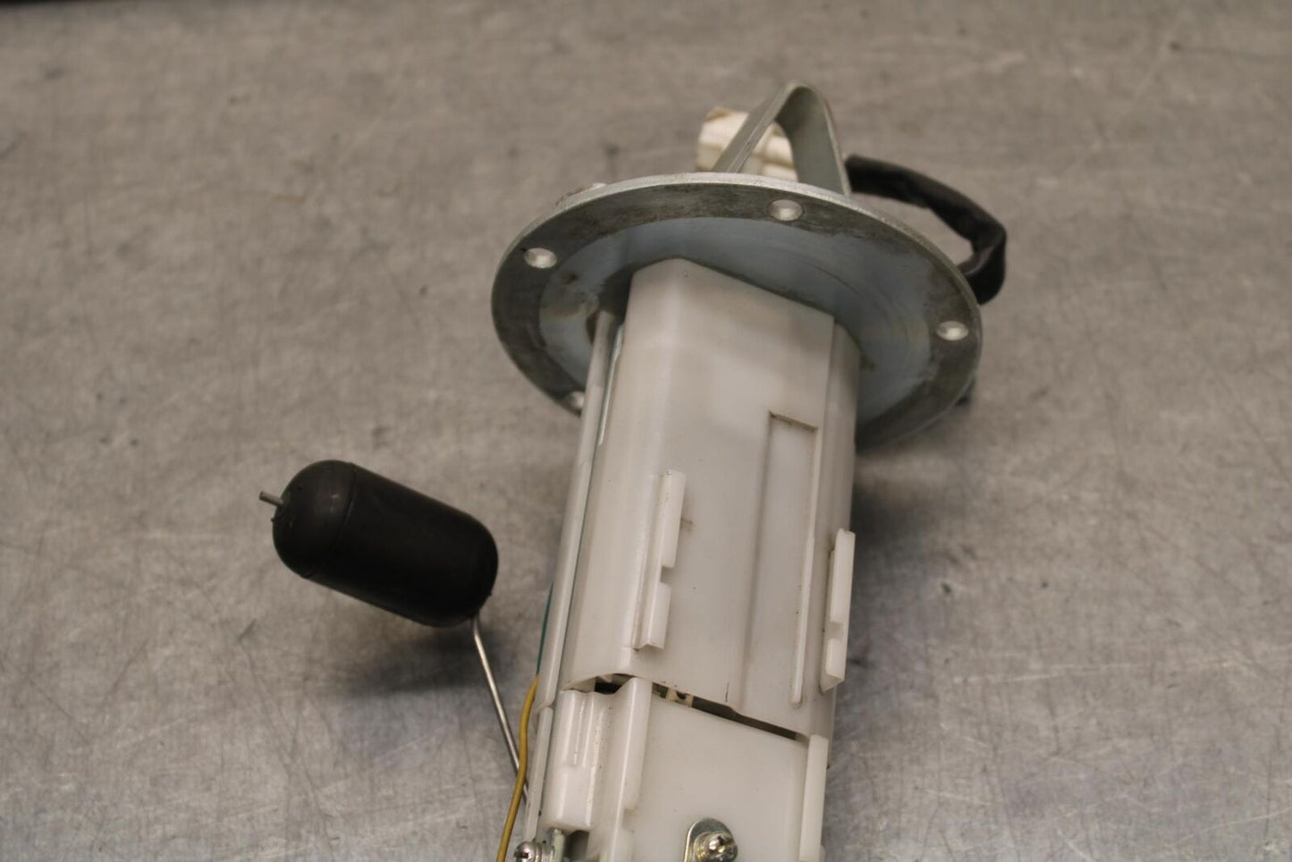09-16 SUZUKI GSXR1000 FUEL PUMP GAS PETROL SENDER UNIT 15100-47H11 BB642