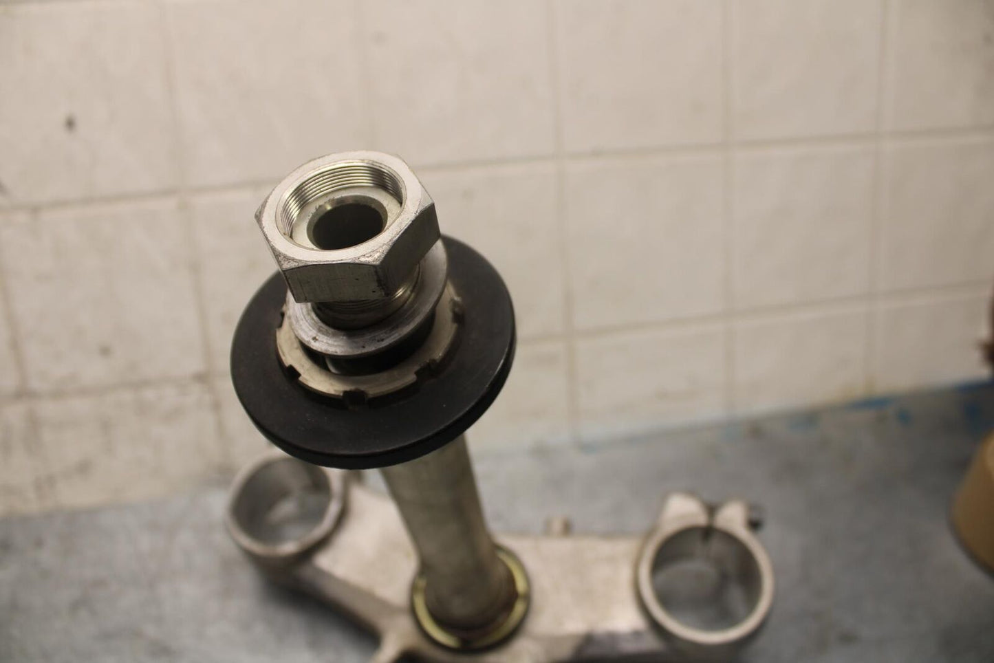 2007 Kawasaki Ninja ZX6R ZX600P FRONT FORKS CLAMP LOWER TRIPLE TREE STEM BB47