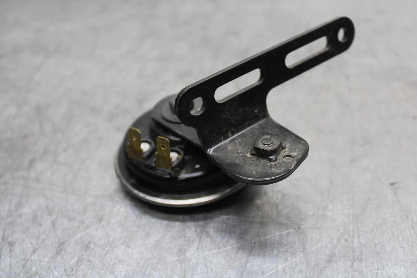 22-24 YAMAHA XSR900 HORN SIGNAL BB710