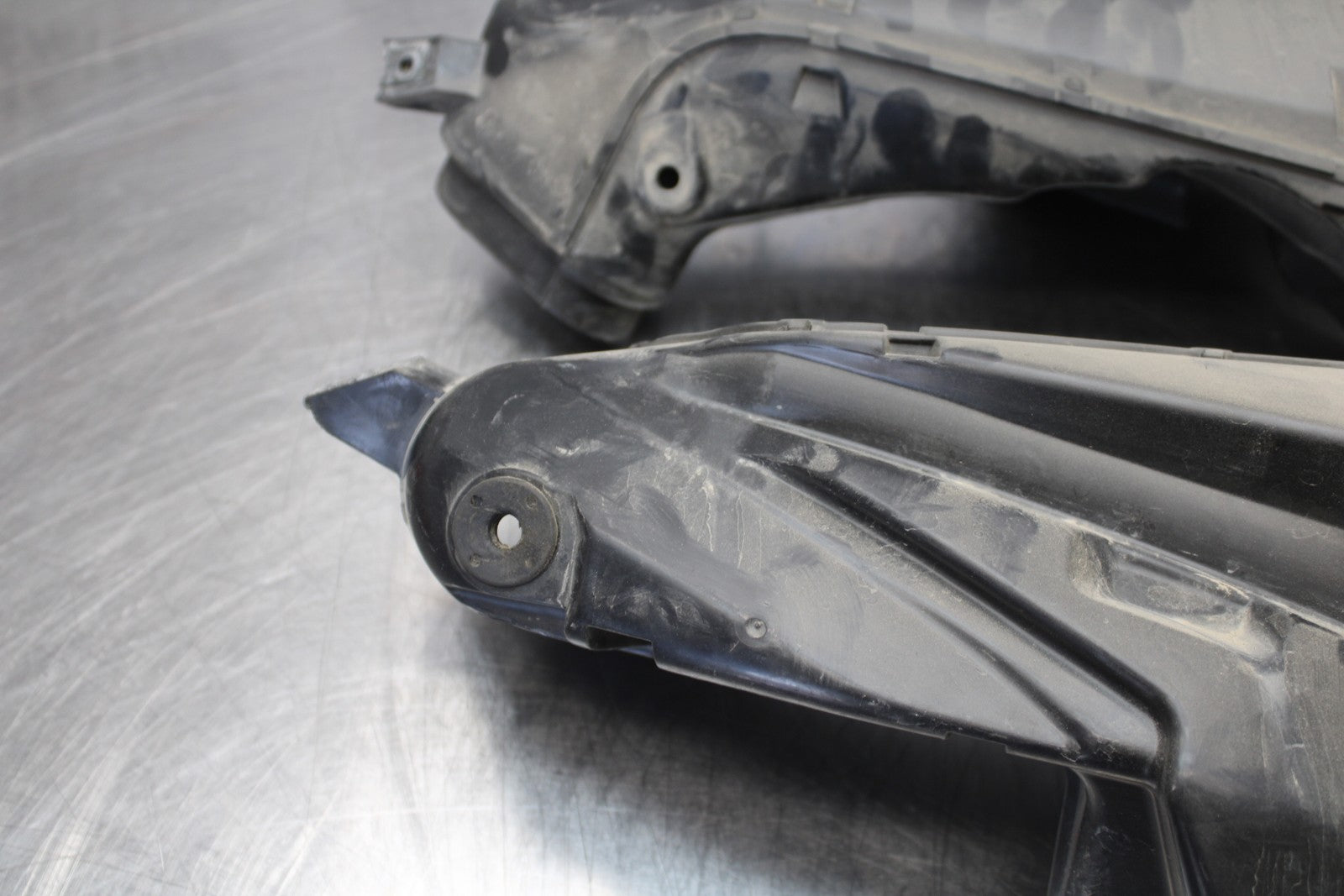 06-07 SUZUKI GSXR 600 RIGHT LEFT AIR INTAKE DUCTS BB170