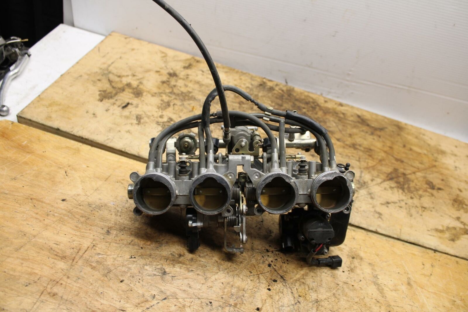 06-15 YAMAHA FZ1 MAIN FUEL INJECTORS / THROTTLE BODIES BB326
