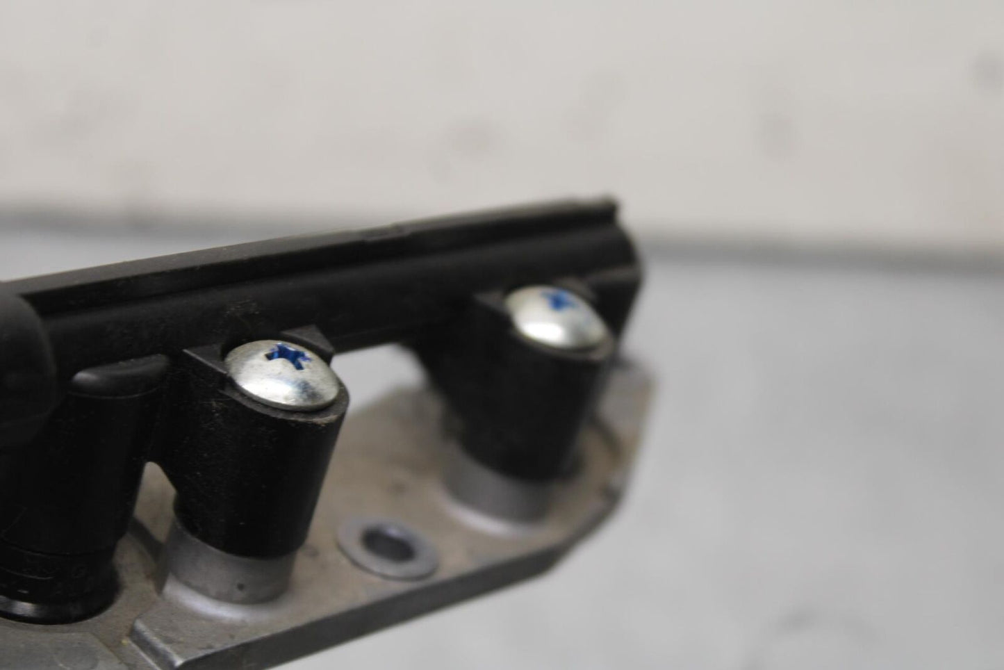 09-12 KAWASAKI NINJA ZX6R SECONDARY FUEL INJECTORS TOP AIRBOX GAS RAIL BB640