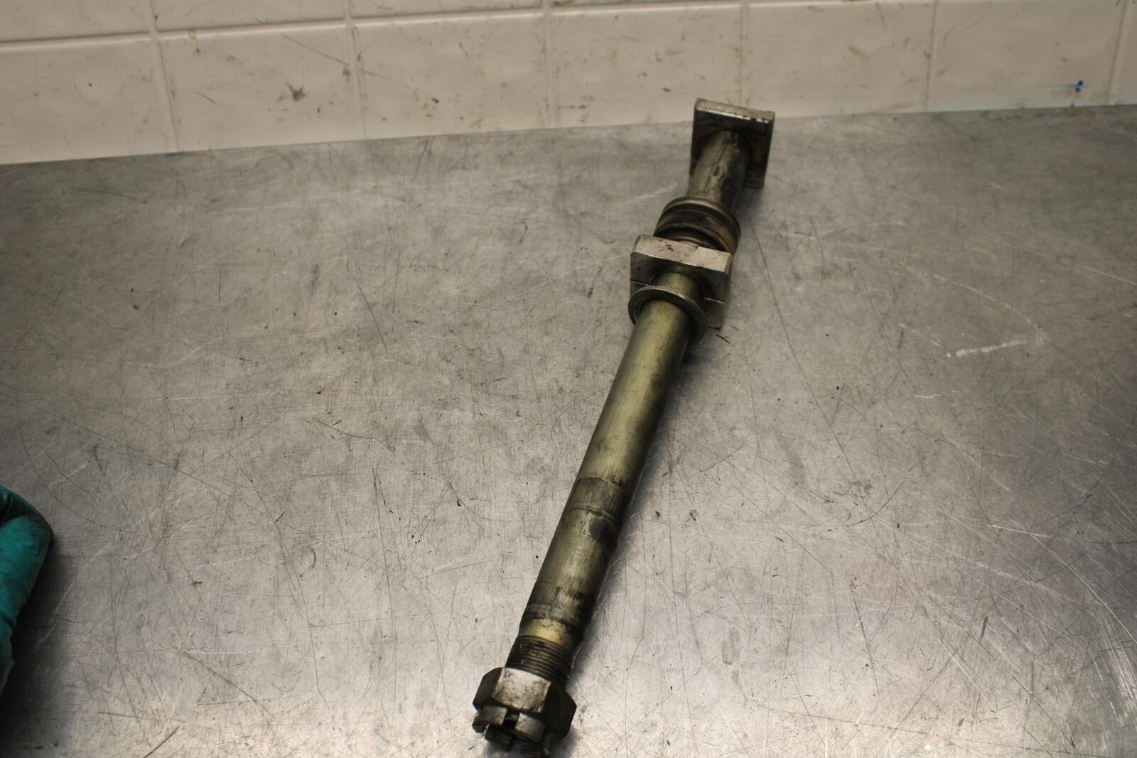 16-20 KAWASAKI ZX10R REAR AXLE BACK WHEEL RIM PIVOT BOLT AXEL BB591